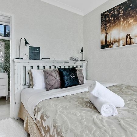 Coral Inn Boutique Resort Yeppoon Bagian luar foto