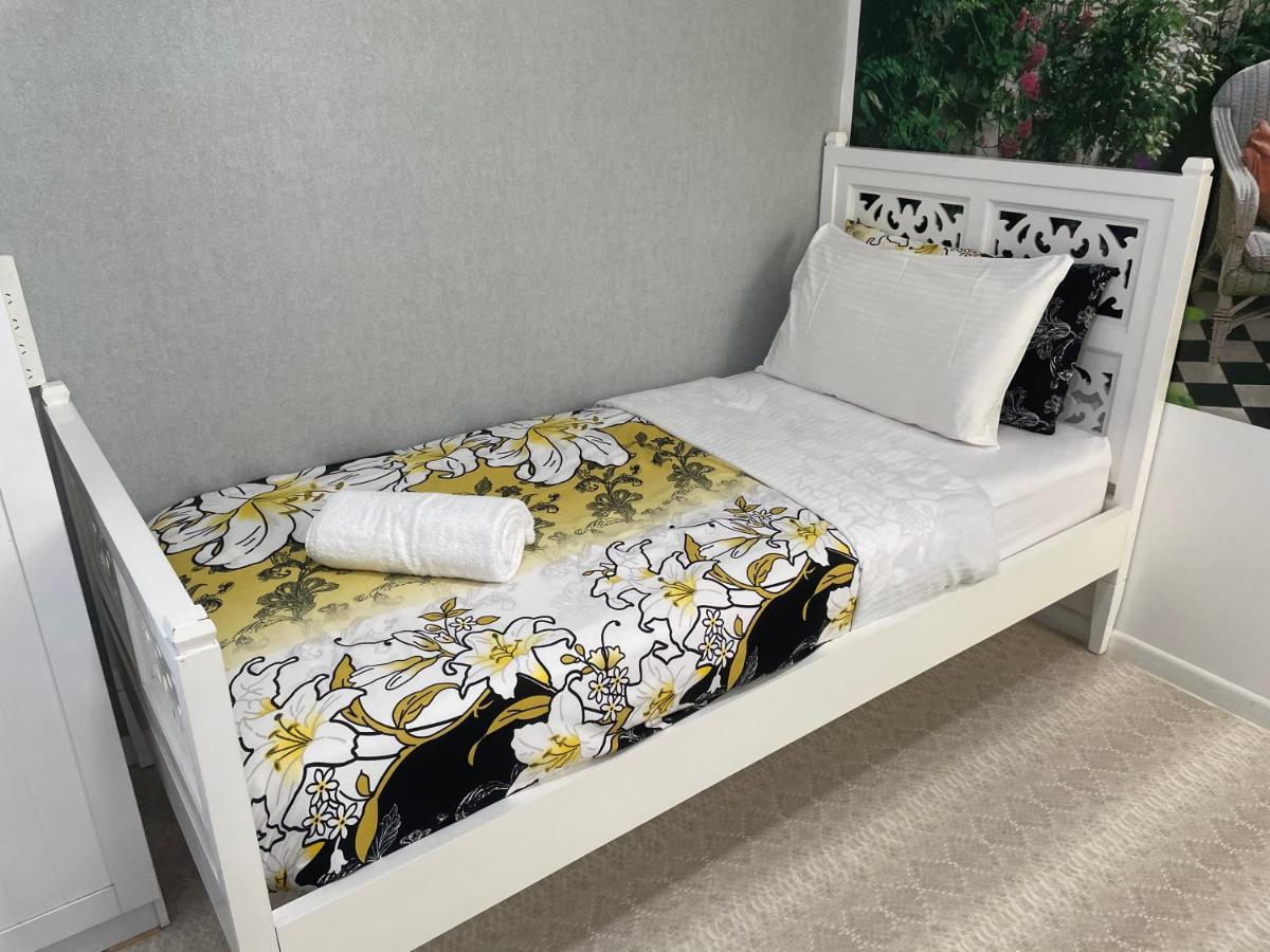 Coral Inn Boutique Resort Yeppoon Bagian luar foto