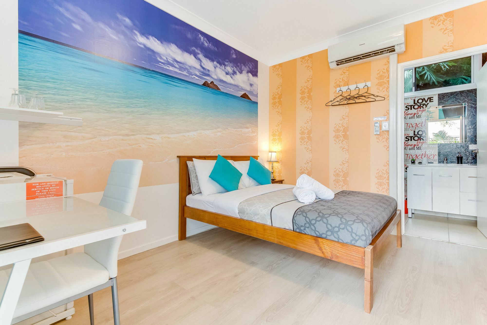 Coral Inn Boutique Resort Yeppoon Bagian luar foto