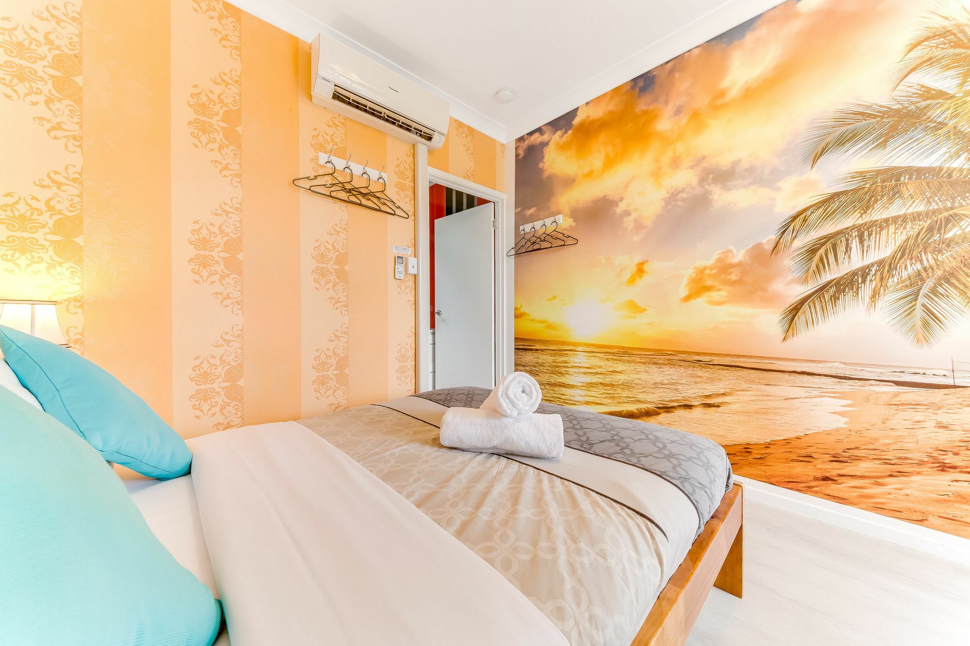 Coral Inn Boutique Resort Yeppoon Bagian luar foto