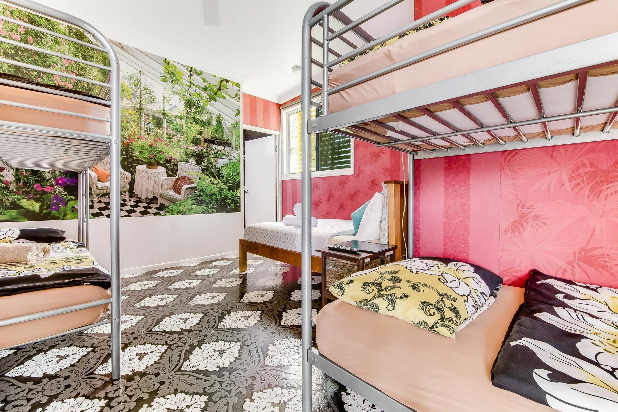 Coral Inn Boutique Resort Yeppoon Bagian luar foto